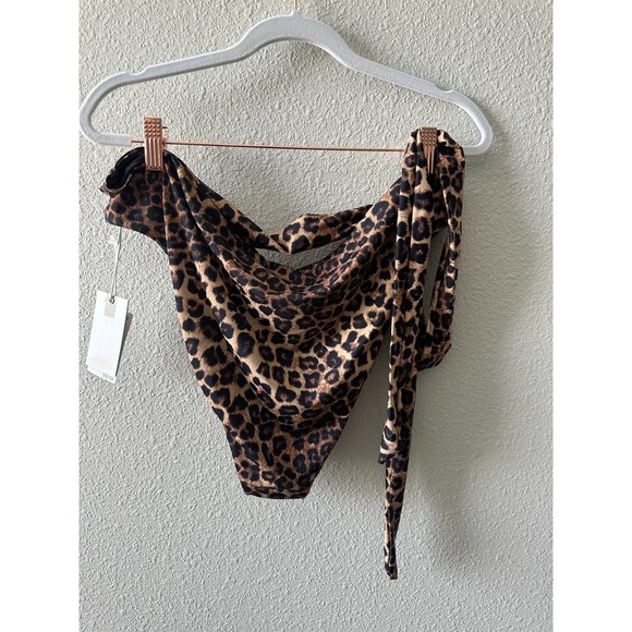 Good American 10 Ways to wear Leopard Print Bikini Bottom - Picture 12 of 13